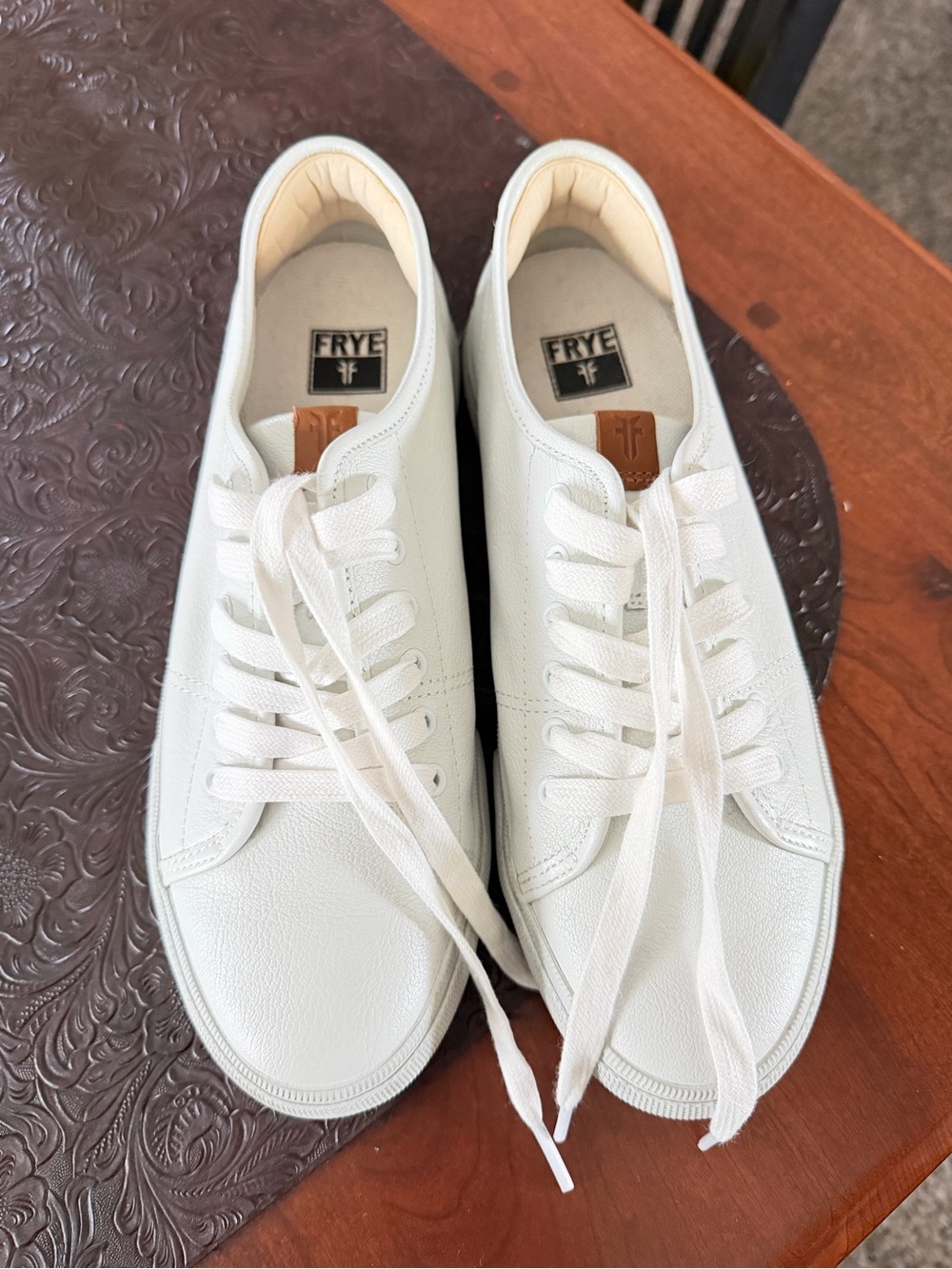 FRYE Women’s White Leather Low-Top Sneakers.  Size 7